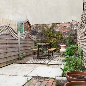 Spacious In The Centre Apartment Brighton
